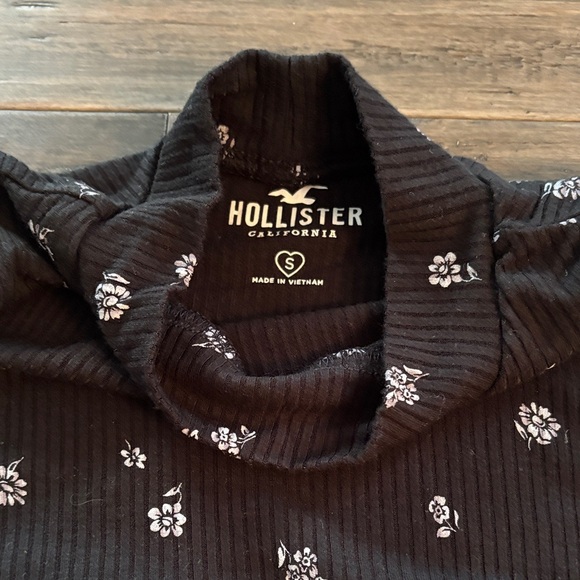 Two tops - Picture 2 of 5